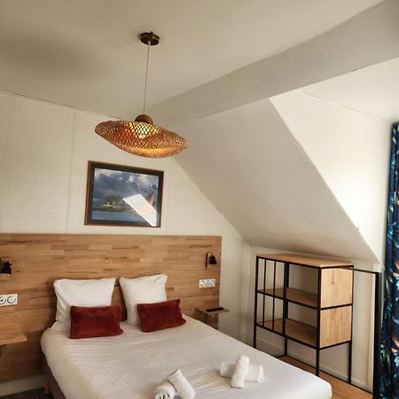 Hotel Le Petit Montmartre Dinard Esterno foto