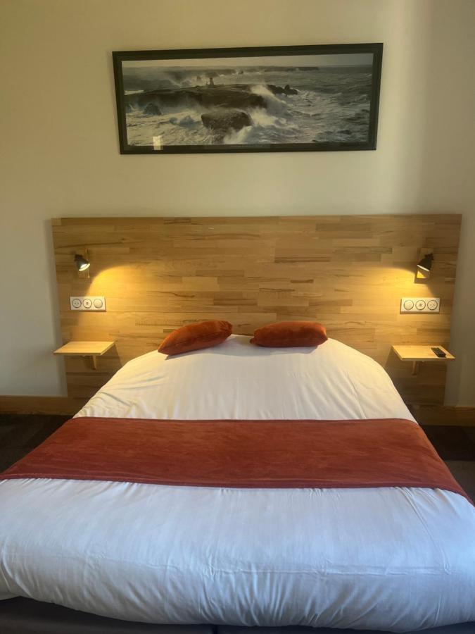 Hotel Le Petit Montmartre Dinard Esterno foto