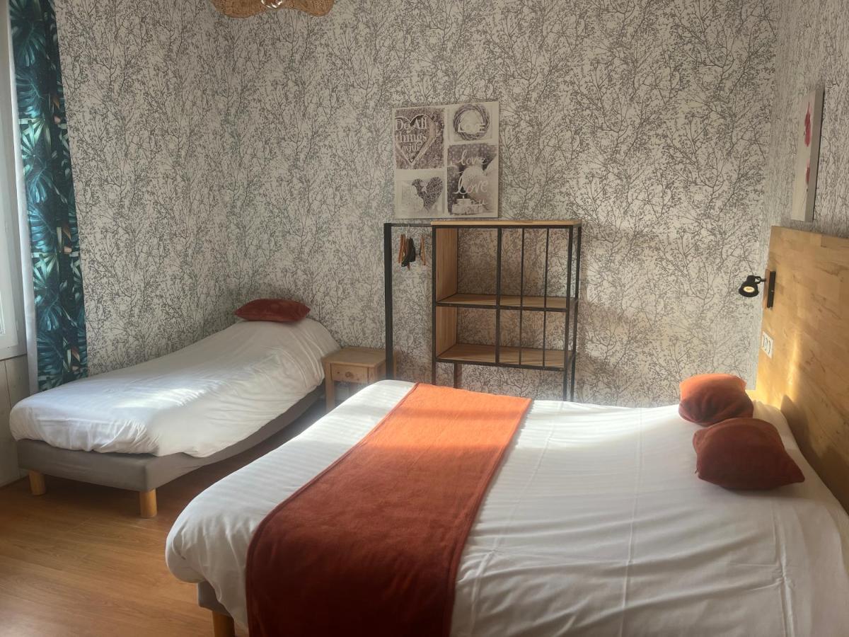 Hotel Le Petit Montmartre Dinard Esterno foto