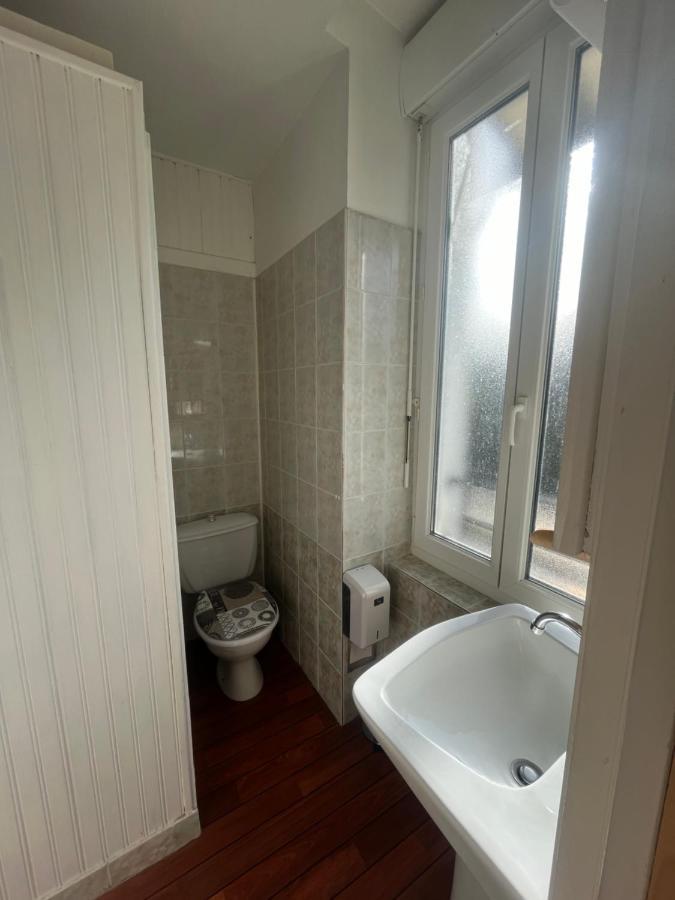 Hotel Le Petit Montmartre Dinard Esterno foto